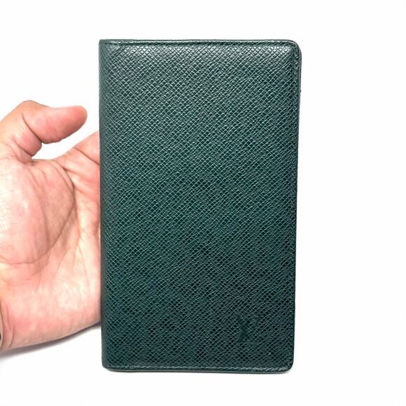 Louis Vuitton Long Wallet / Passport Case - Picture 4 of 12